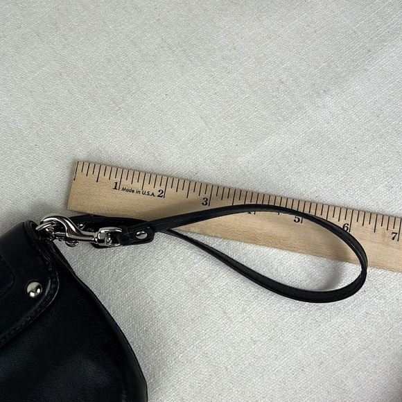 Vintage Coach Wristlet Black Leather Blue Lining Silver Tone Hardware Classic - Picture 6 of 8